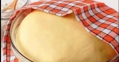 10-minútové cesto úplne na všetko: Vláčne, mäkučké a úplne jednoduché (na rožky, buchty, koláče, pizzu, záviny, tyčinky,…)!