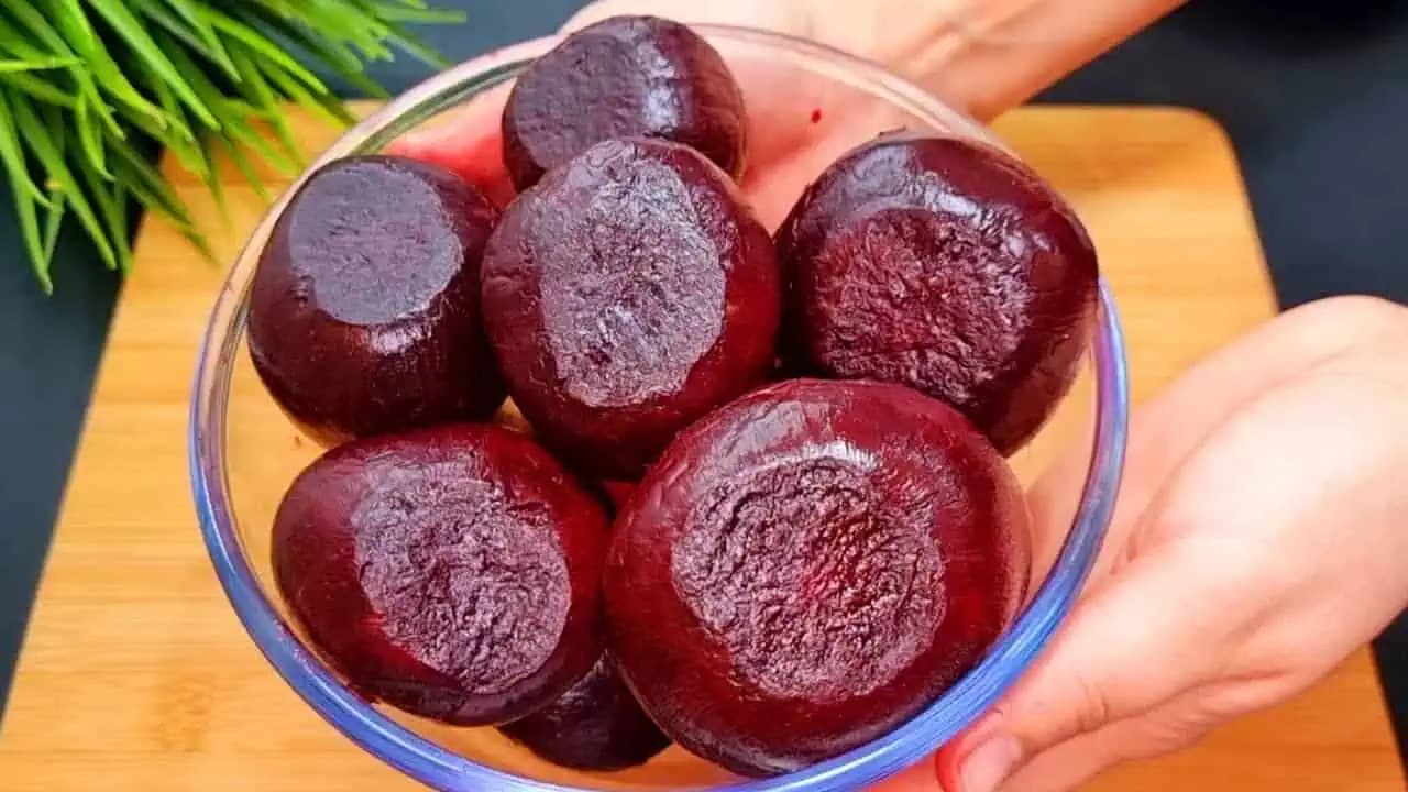 Tento RECEPT z červenej repy pozná len málokto: Je to taká delikatesa, že spravím aj na vianočnú večeru!