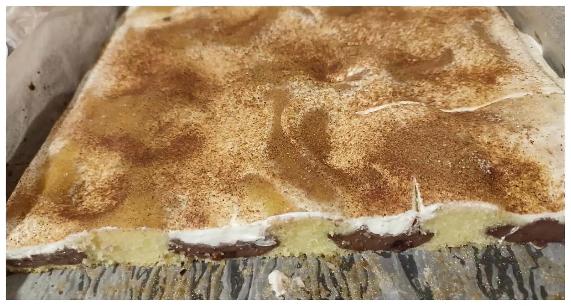 Pudingová rýchlovka s kyslou smotanou: Najobľúbenejší HRNČEKOVÝ recept!