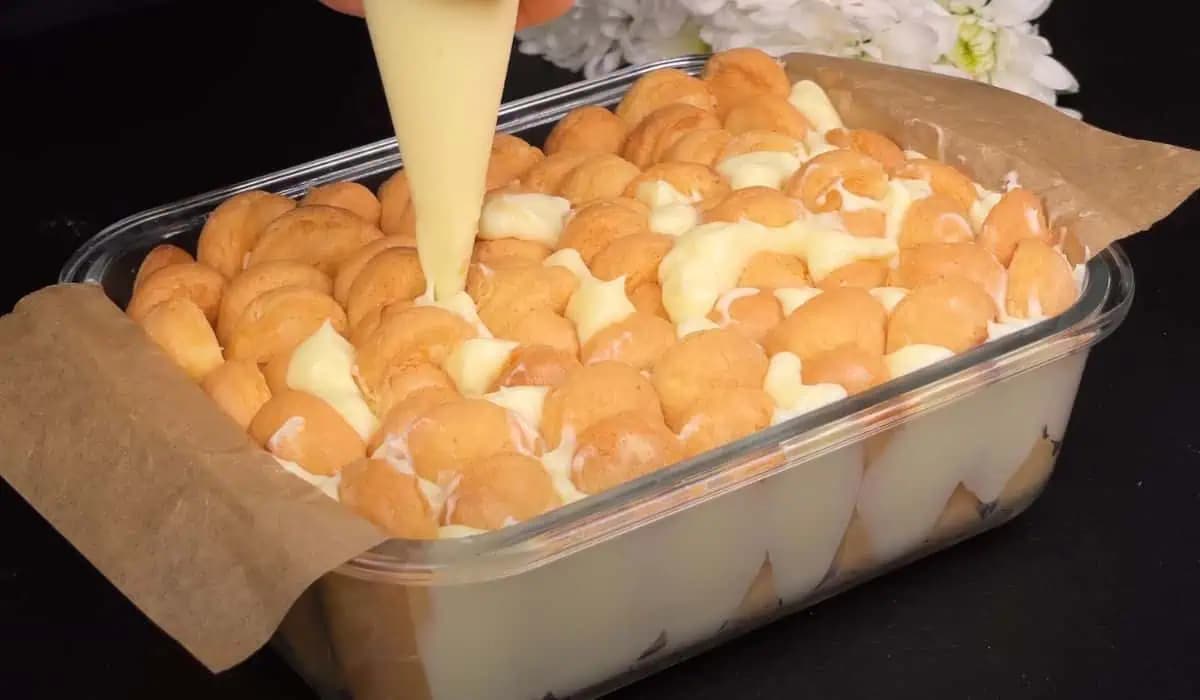 Dlhé piškóty som len uložila do formy a zaliala krémom: Už dlho sme nejedli taký výborný koláč!