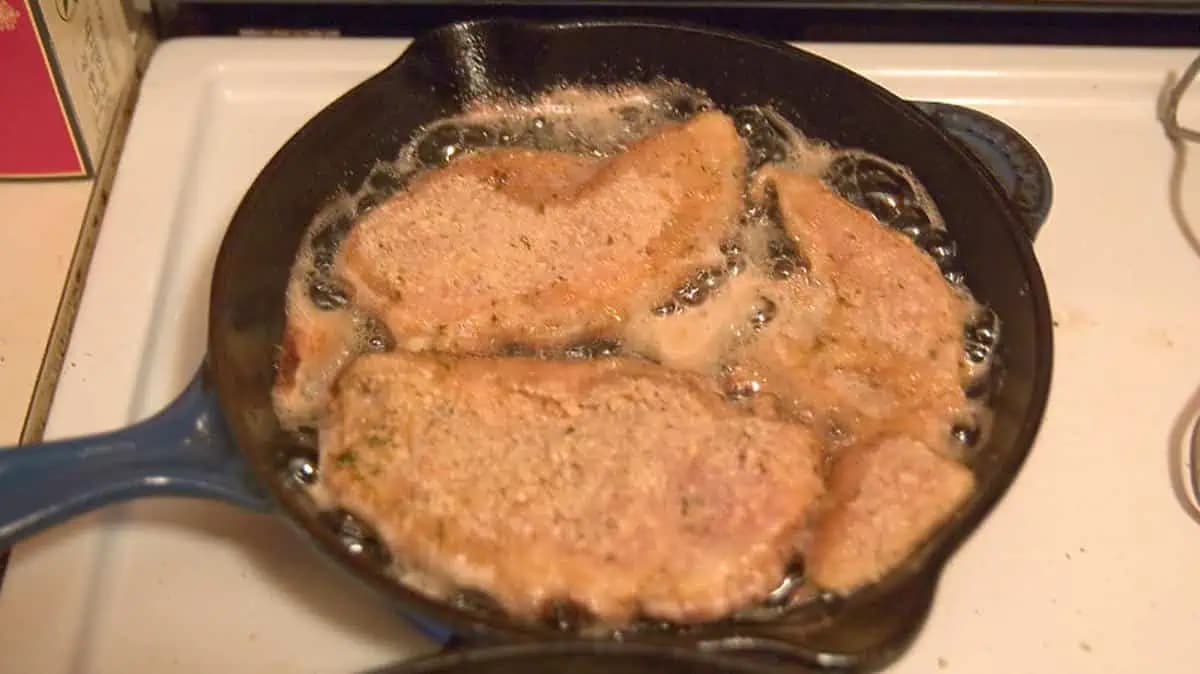 Konečene som našla RECEPT na dokonalé bravčové rezne: Chrumkavý trojobal a mäso zaručene šťavnaté – nevynechajte tento krok!