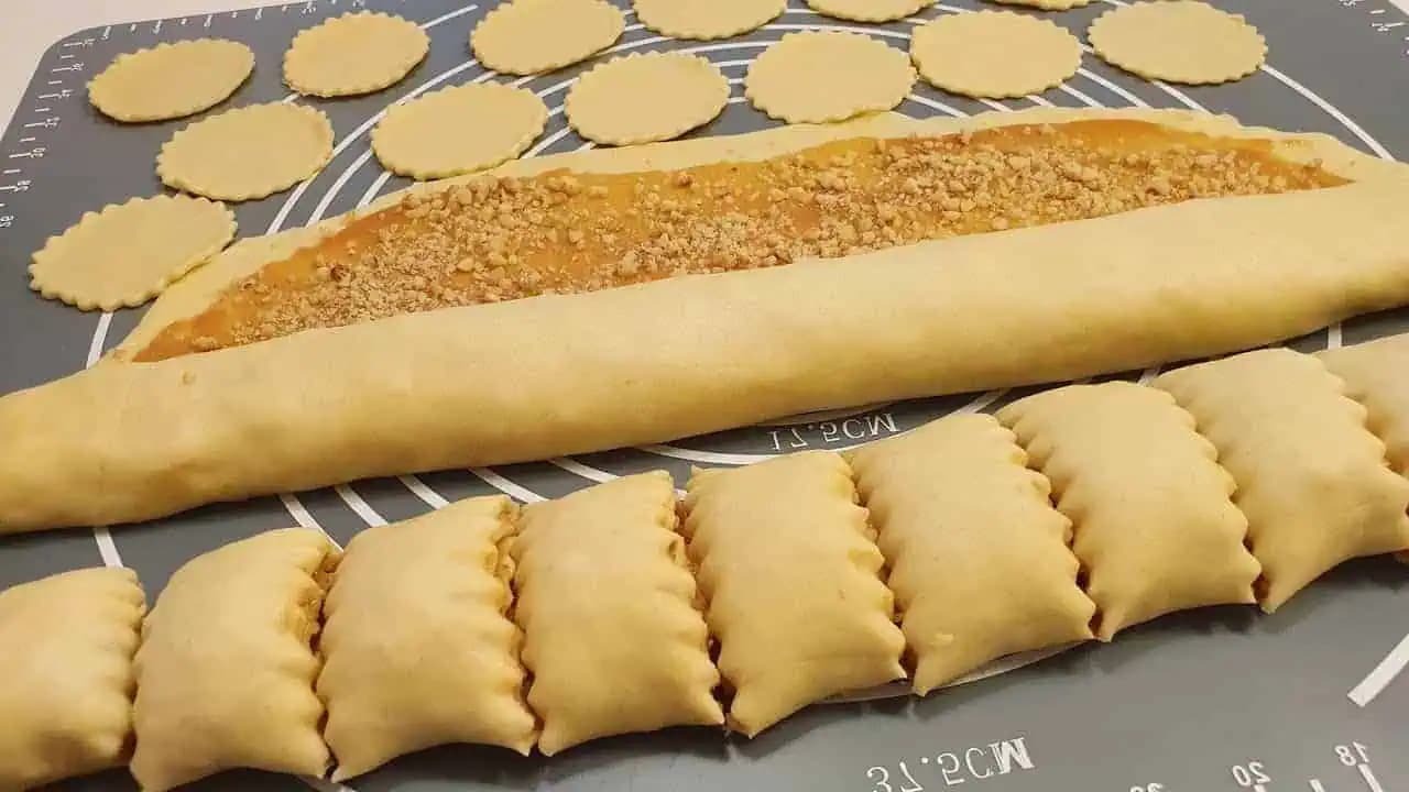 Čajové pečivo z kyslej smotany: Len naplniť, zabaliť a máte úžasný dezert na celý týždeň!