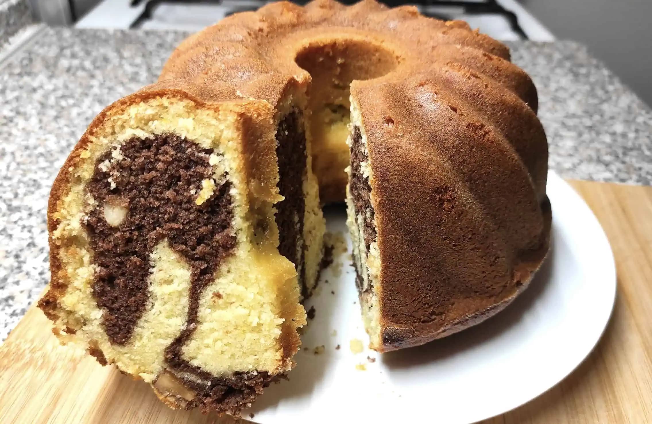 Vo veľkonočnej BÁBOVKE mojej mamy nie je olej ani maslo: Dáva do nej NEZVYČAJNÚ prísadu vďaka ktorej ostane vláčna a lahodná celé sviatky!