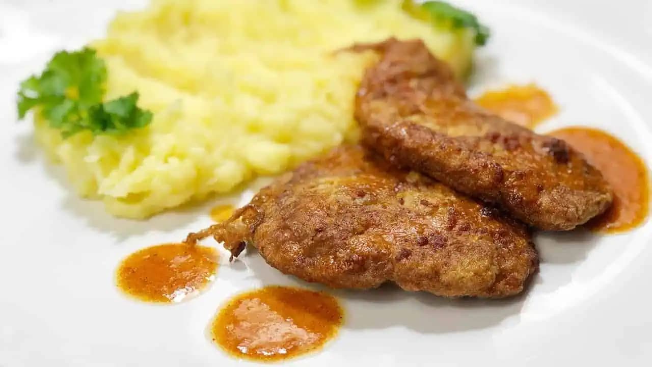 OBRÁTENÉ REZNE s kašou: Najlepší obed na nedeľu!