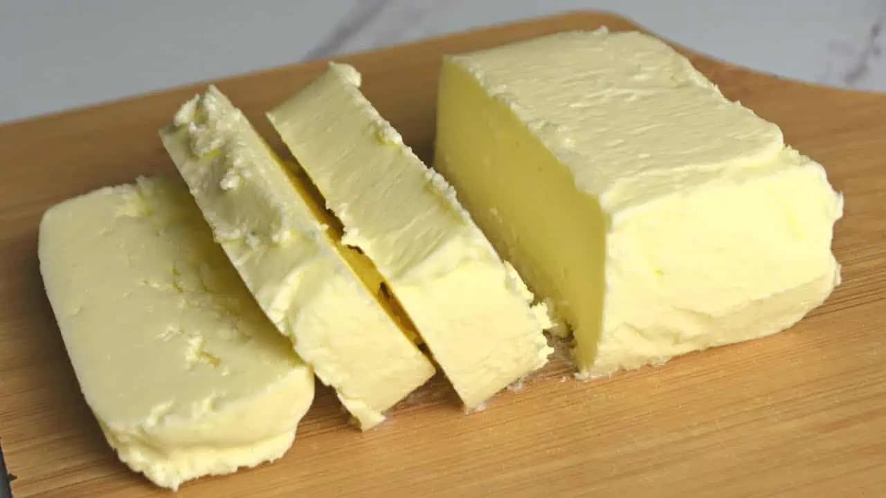 Domáce maslo – keď vyskúšate tento recept, už si maslo z obchodu nekúpite!