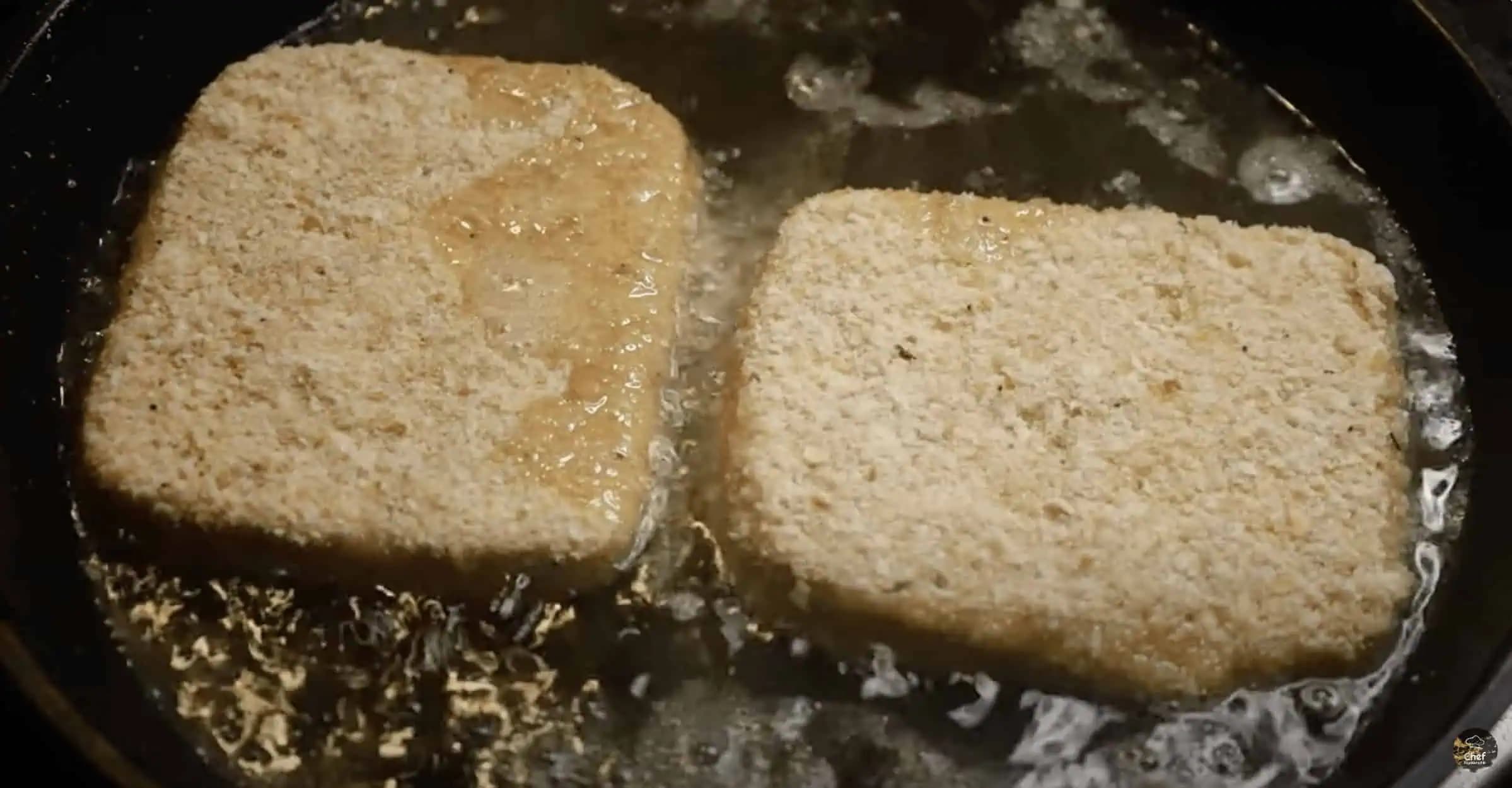 VIETE, ako obaliť vyprážaný syr tak, aby vám nevytiekol: Toto som sa naučila v jedálni ešte za socializmu a praktizujem dodnes – syr je ešte chutnejší!