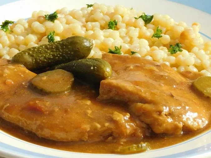 Na obed varím prírodné bravčové plátky na hrášku: Kto to má rád?