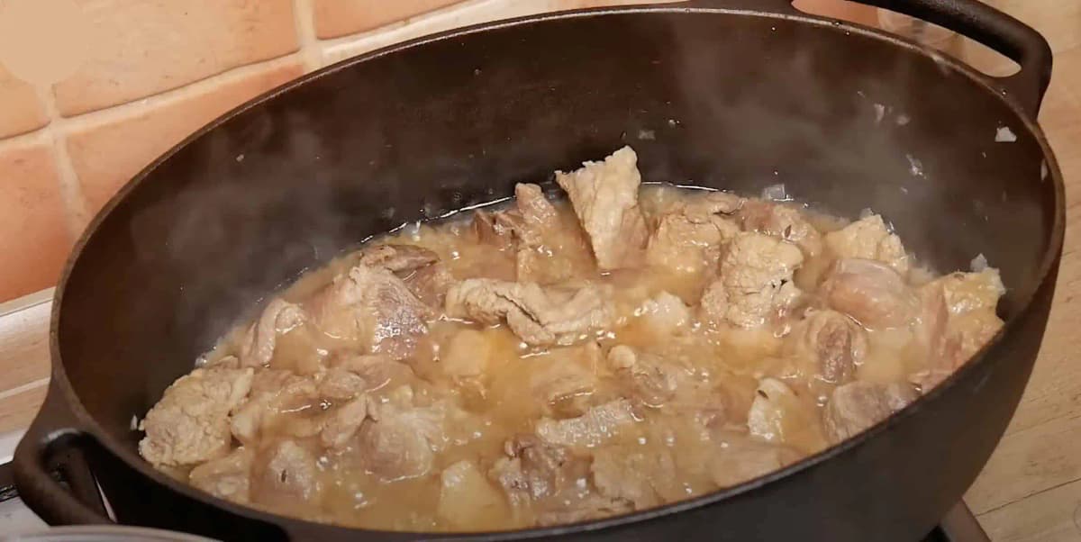 ZABUDNUTÝ recept zo sovietskej jedálne: Bravčové pliecko na rasci podľa ČSN!