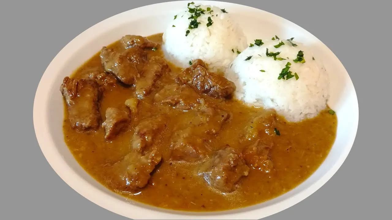 Žiadne vyprážanie ani trojobal: Na obed varím fantastické mäsko na šťave s cesnakom a ryžou!