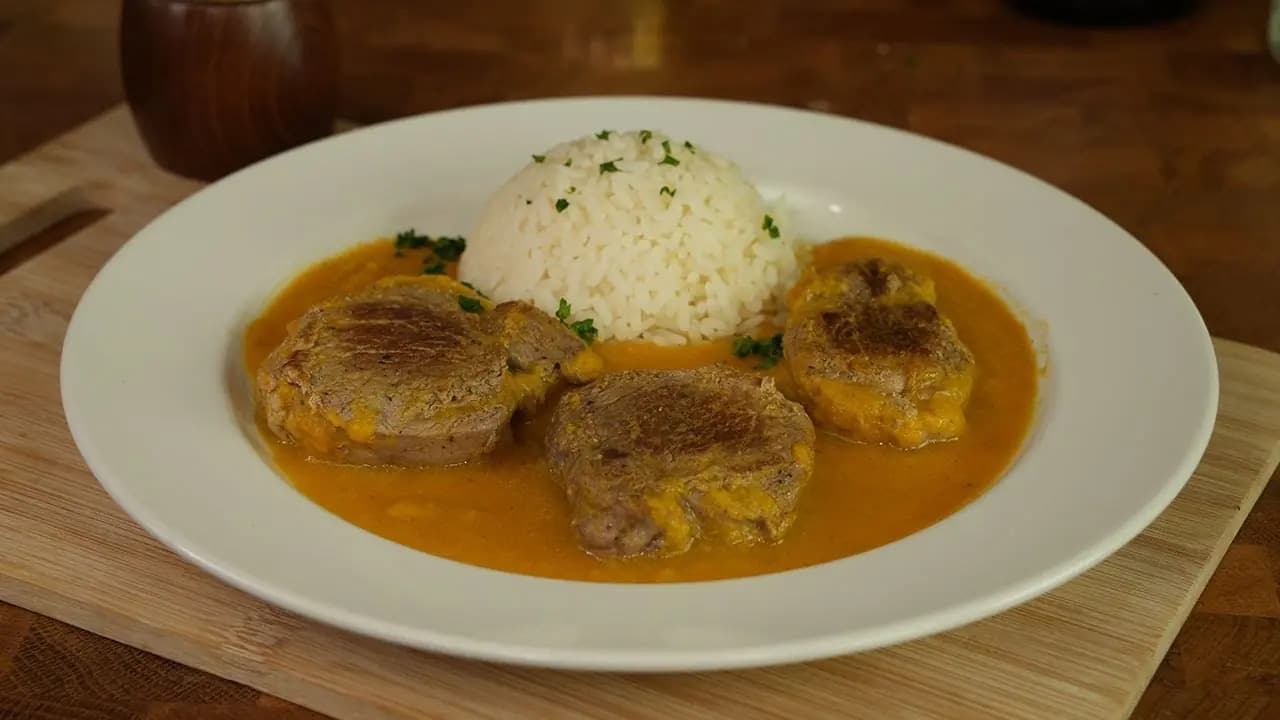 TAKTO varím bravčovú panenku v omáčke a z tej chuti sa idú všetci zblázniť: Ešte nikdy sa nestalo, že by mäsko bolo vysušené!