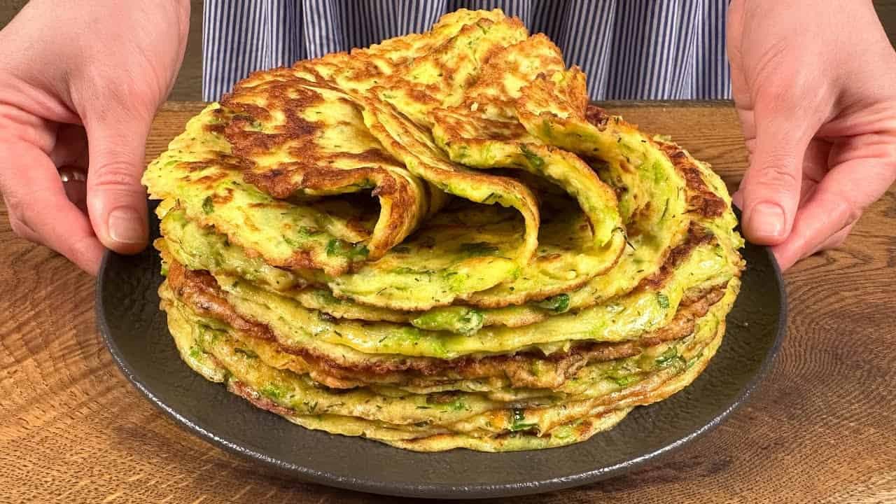 Ak máte 1 cuketu, 1 zemiak, 3 vajcia a múku skúste tento RECEPT: Zatieni aj klasické zemiakové placky, úplné nebíčko na jazyku!