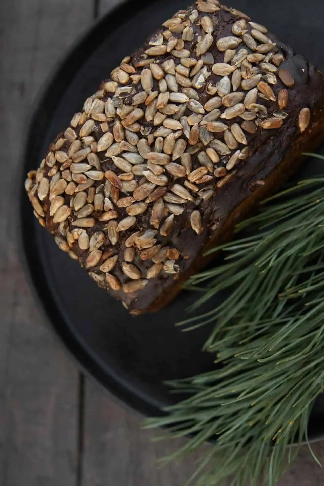 Chlieb BEZ MÚKY s chrumkavou kôrkou, mäkkou striedkou a množstvom bielkovín: Všetko vďaka 1 prísade z chladničky!