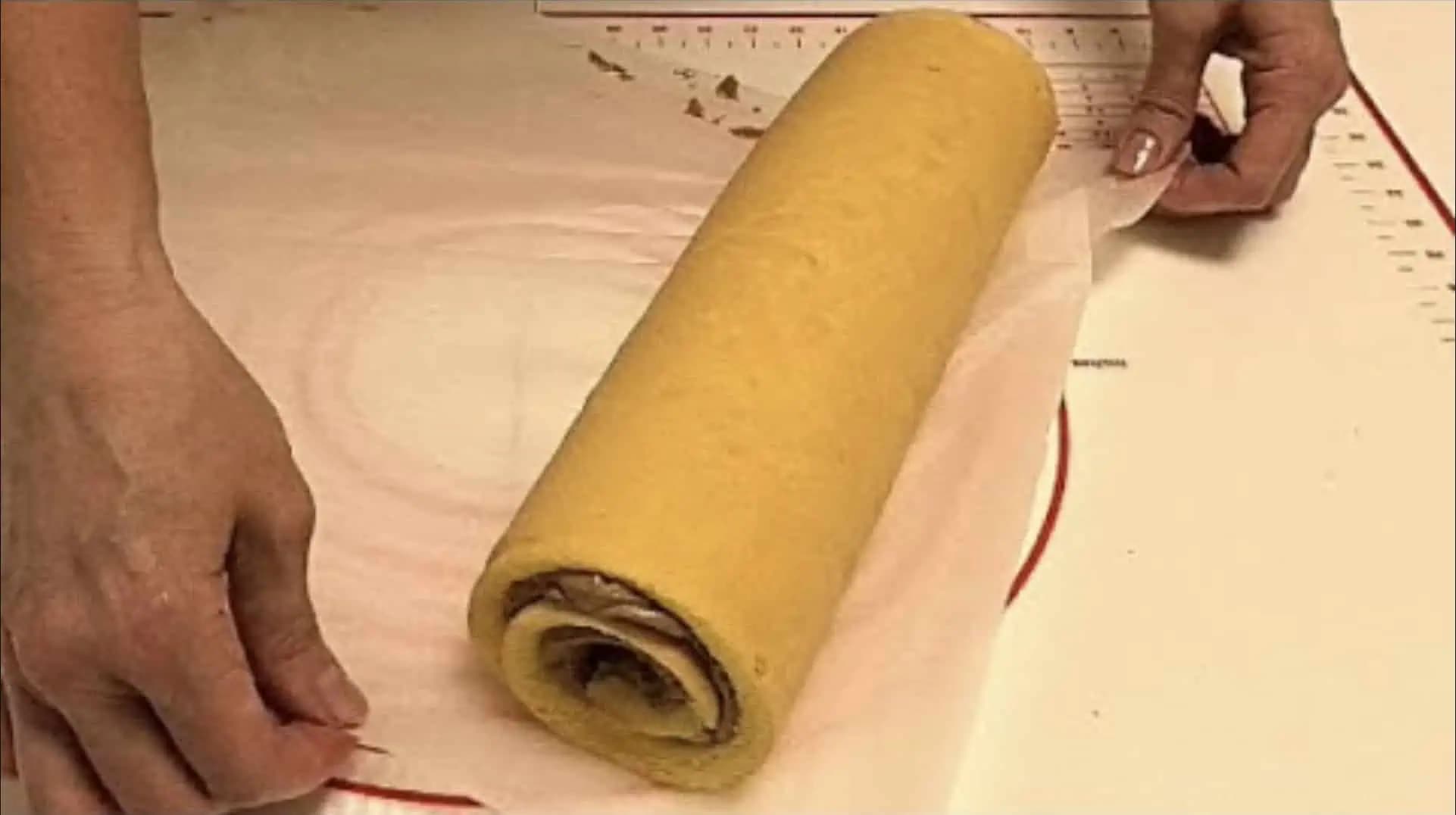 Konečne som našla recept na najdokonalejšiu ROLÁDU: Nepraská, neláme sa a je chutnejšia ako z cukrárne!