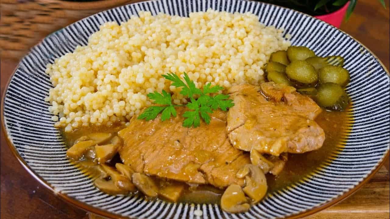 Bravčové karé so šampiňónmi a tarhoňou: Tento recept u nás kraľuje už 25 rokov!