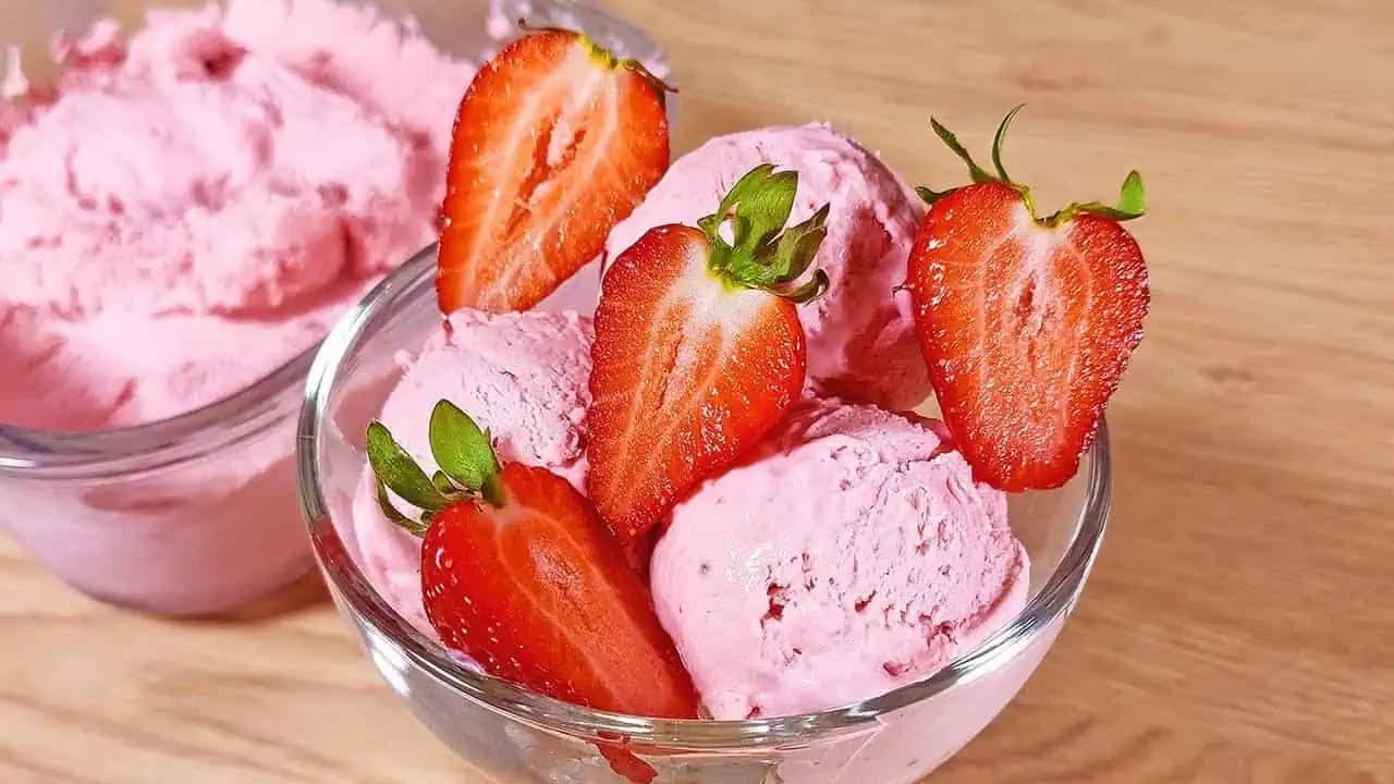 Domáca jahodová zmrzlina BEZ vajec: Je neskutočne chutná a hneď hotová – musím sa podeliť o tento RECEPT!