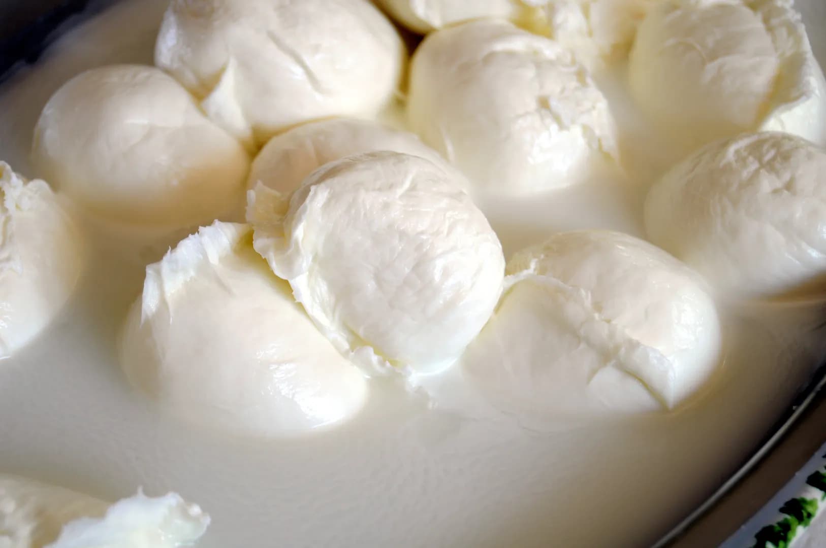 Priateľ z Talianska mi ukázal, ako sa robí domáca mozzarella. Už si ju nikdy nekúpim v obchode!