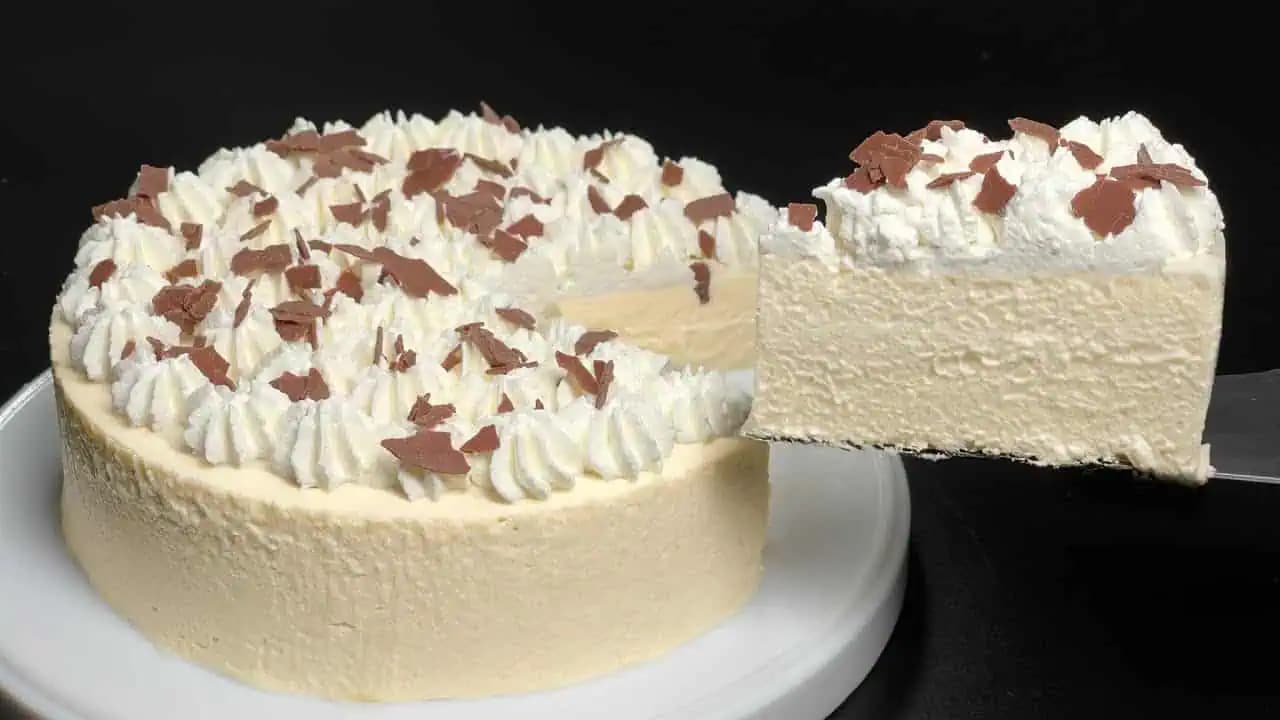 Varená BANÁNOVÁ torta so šľahačkou: Ani vo sne mi nenapadlo, že je to také jednoduché!