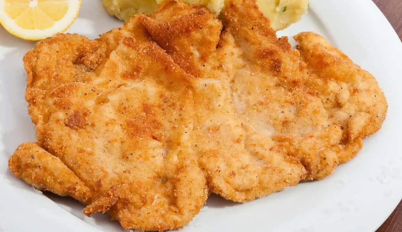 Pri príprave rezňov vymeňte vajcia a múku za túto ingredienciu: Budú jemné a lahodné!