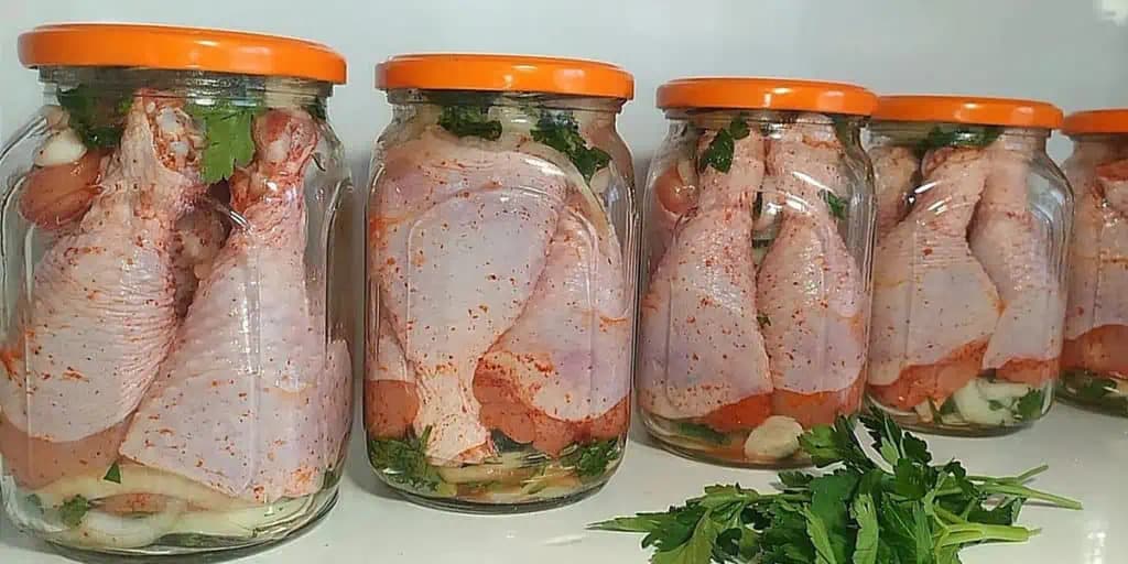 Takto môžete uchovať kuracie mäso BEZ chladničky po dobu 12 mesiacov: Ukladajte tento recept, budete ho potrebovať!