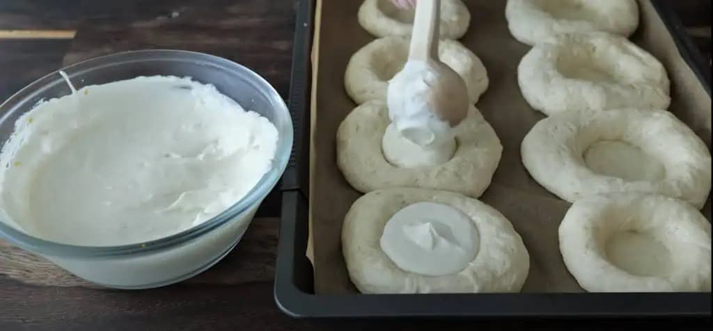 Fantastické RÝCHLE moravské koláče BEZ KYSNUTIA: Vyzerajú ako od babičky, hotové sú hneď a tá vôňa v kuchyni sa nedá opísať!