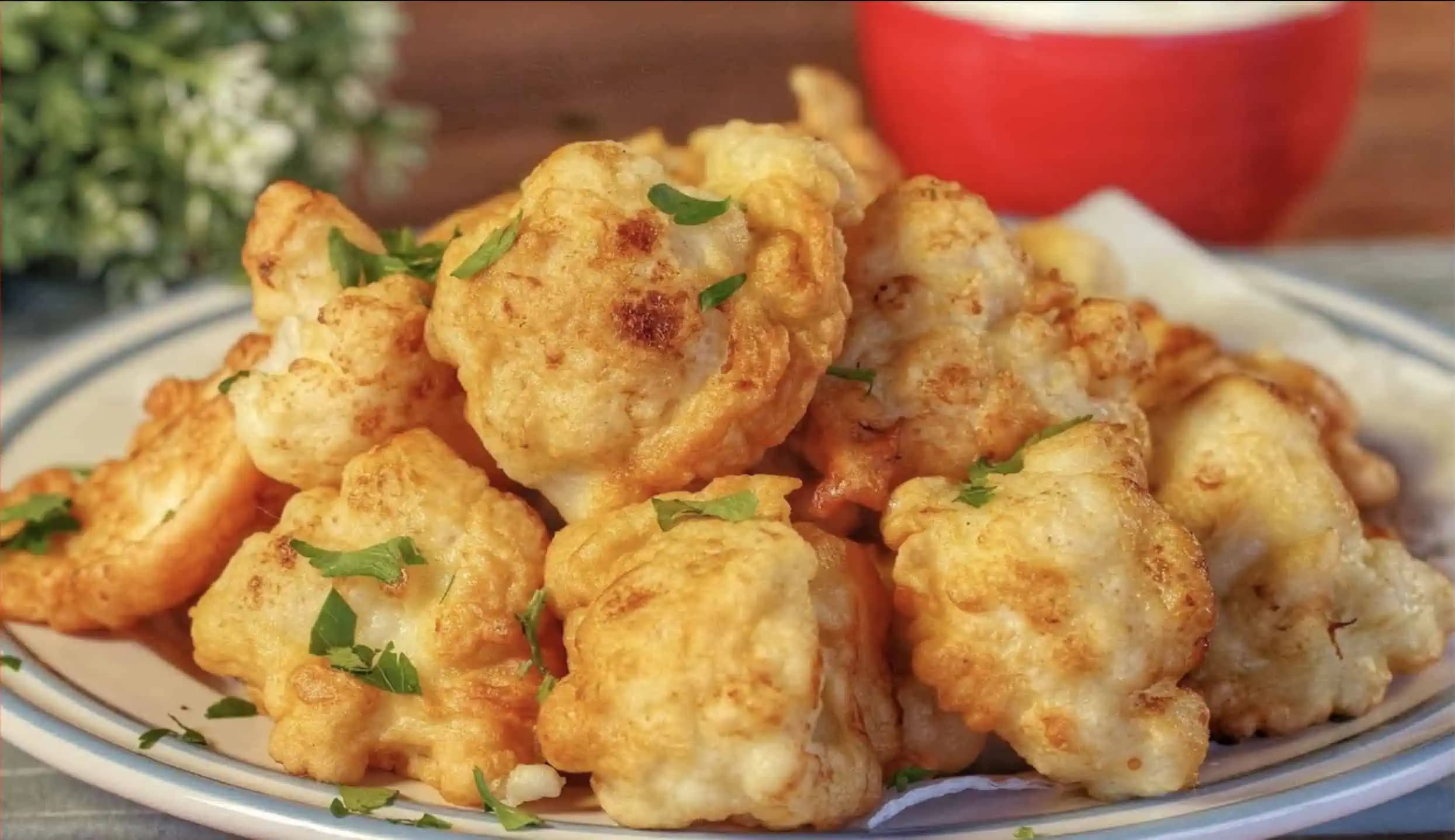 Beriem kefír, cesnak, vajce a karfiol už inak nerobím: Najlepšie cestíčko, aké tu kedy bolo – nesteká, neopadáva!