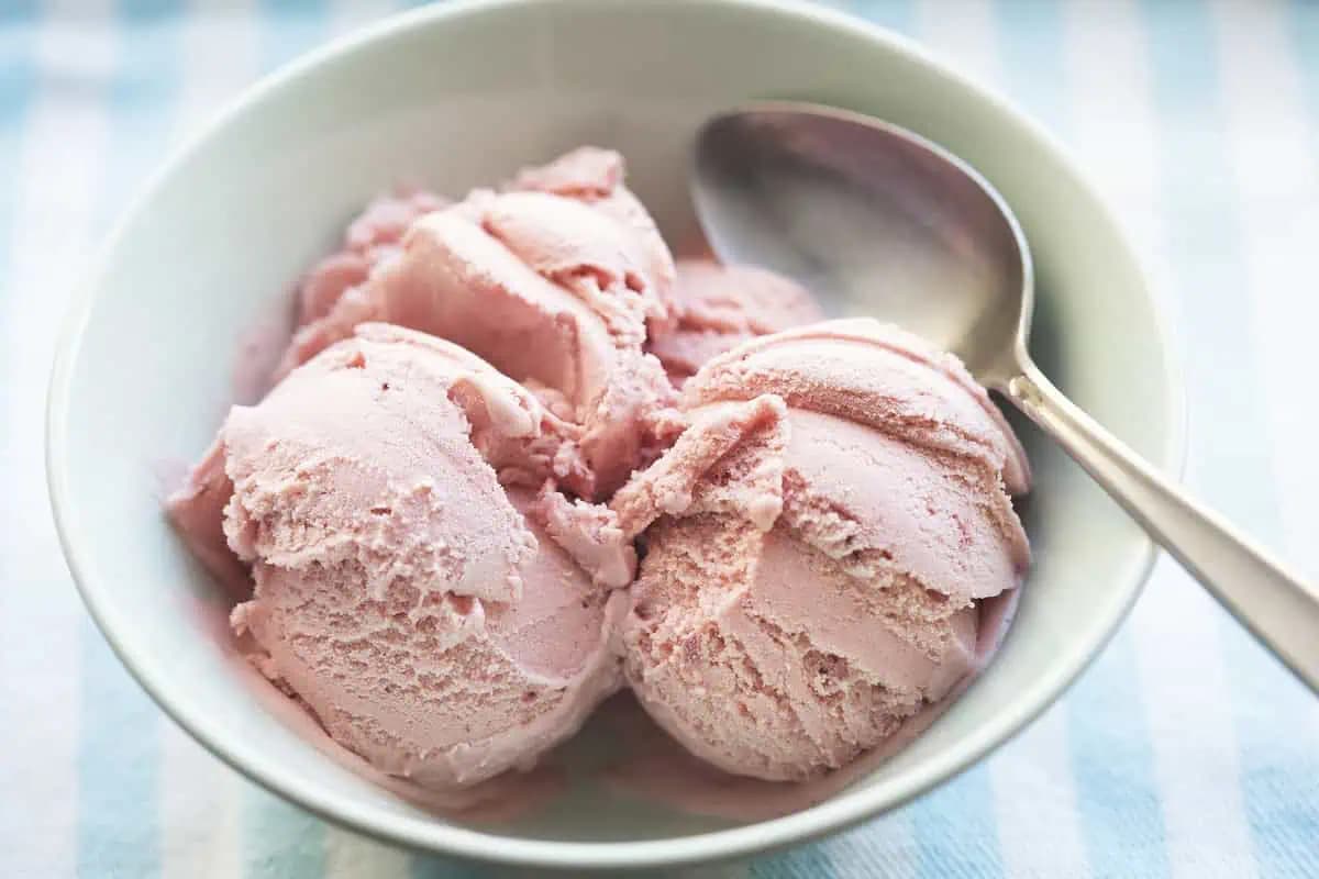 ZMRZLINA pre každého, kto potrebuje schudnúť: Robím ju z tvarohu len za 5 minút a chutí božsky!