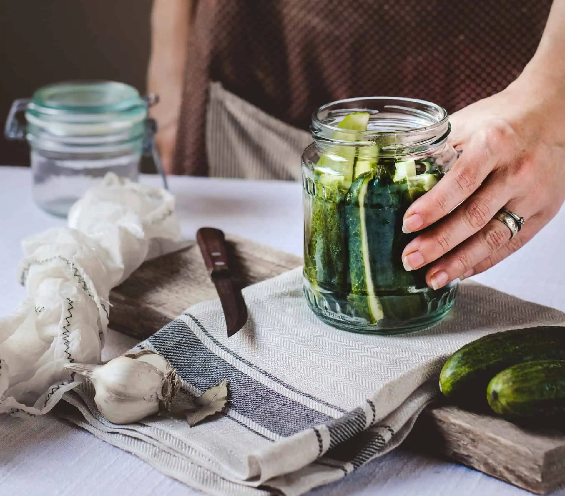 Kto raz skúsi ZNOJEMSKÉ uhorky, iné už chcieť nebude: Najlepší nálev bez chémie a umelého sladidla!