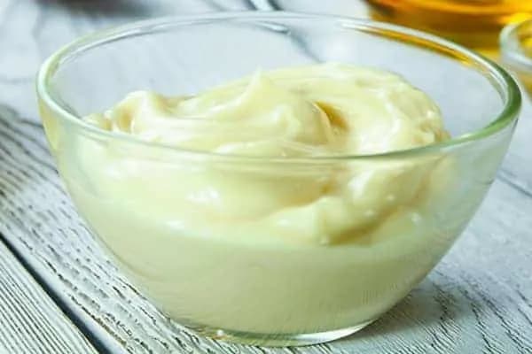 Majonézu v obchode nekupujem, vyrábam ju doma BEZ oleja a surových vajec za 10 minútu (RECEPT)!