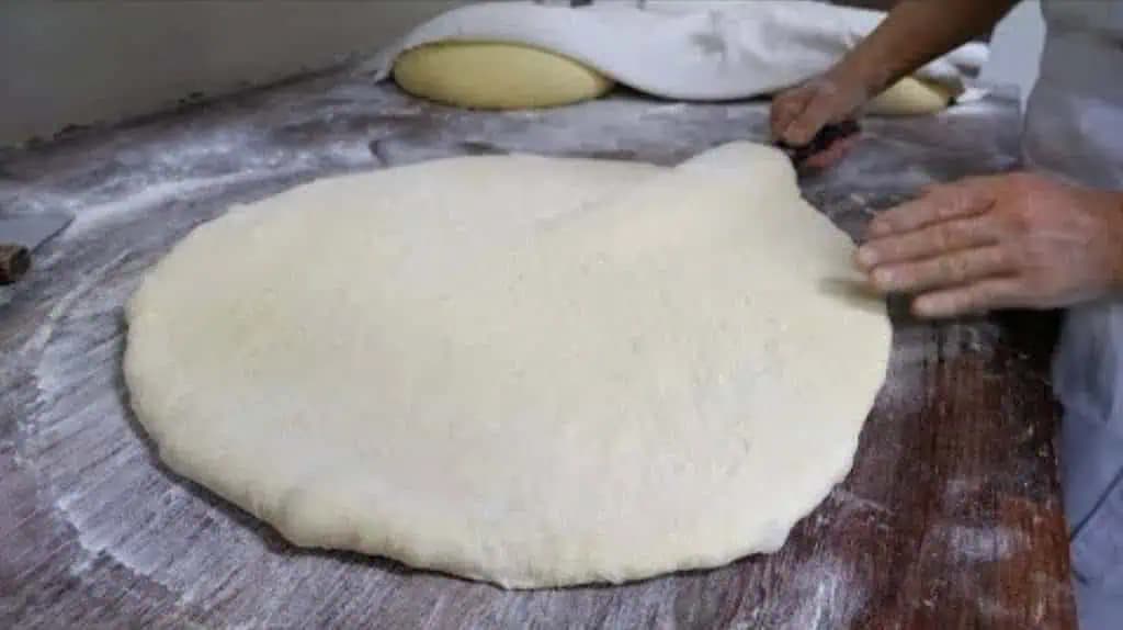 EXTRA rýchla pizza, ktorá chutí ako z pizzerie: Z kysnutého už nepečiem, toto cesto je výborné!