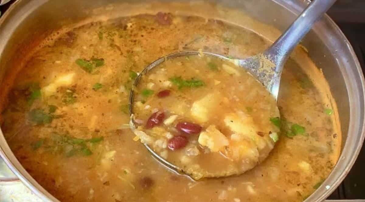 Beriem konzervu fazule a pripravím GENIÁLNU polievku: Lahodný recept z jednoduchých surovín!