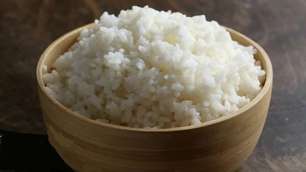 Ryžu varím BEZ ryžovaru a vždy je dokonale sypká, chutná a nikdy sa nelepí: Poznám toto TAJOMSTVO!