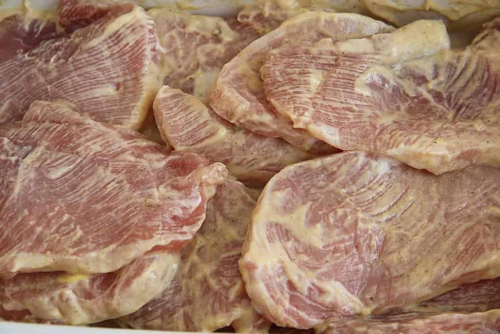 Urobte TOTO s bravčovými rezňami pred OBAĽOVANÍM a ochutnajte výsledok: Tak dobré REZNE ste ešte nejedli!