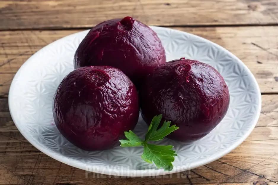 Takto varím cviklu, aby nestratila farbu a cenné vitamíny: Stačí pridať pol LYŽIČKY priamo do hrnca!