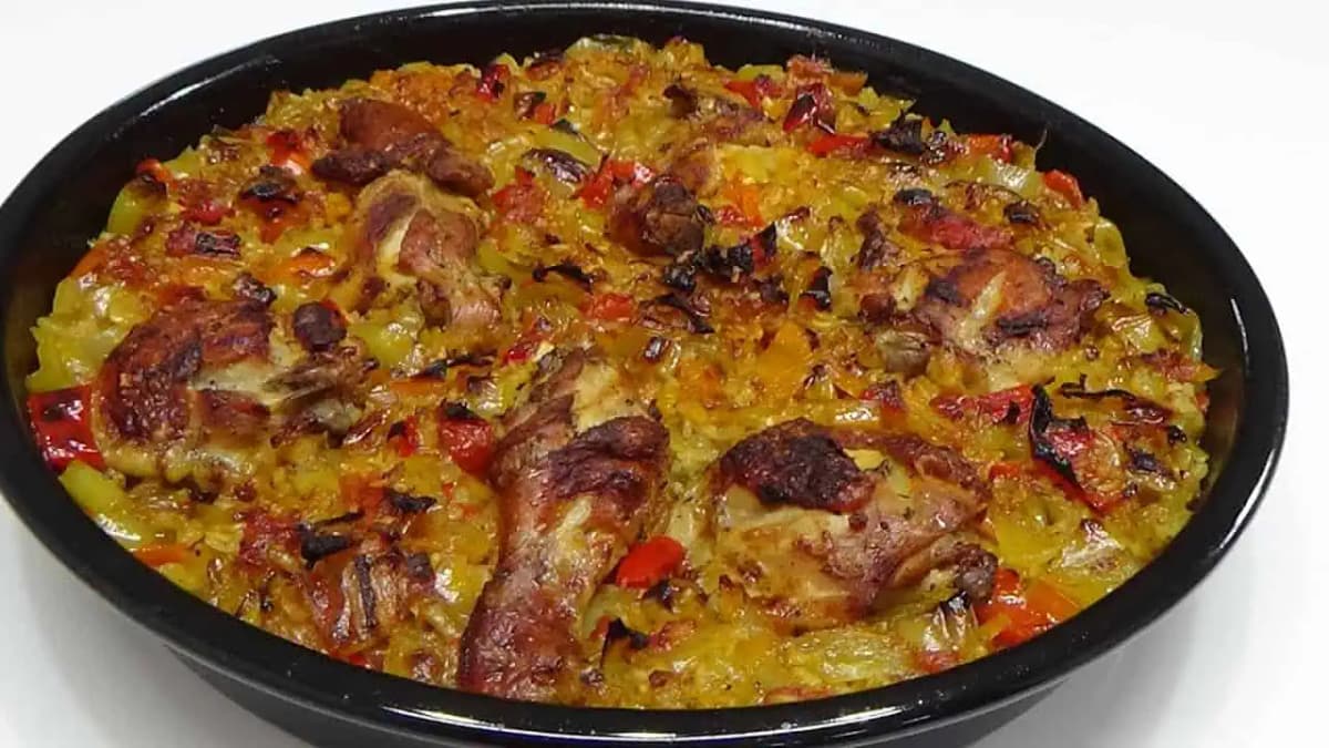 Fantastické CIGÁNSKE KURIATKO: Mäsko, ryža a zelenina sa pečie na jednom plechu, neodolateľná chuť!