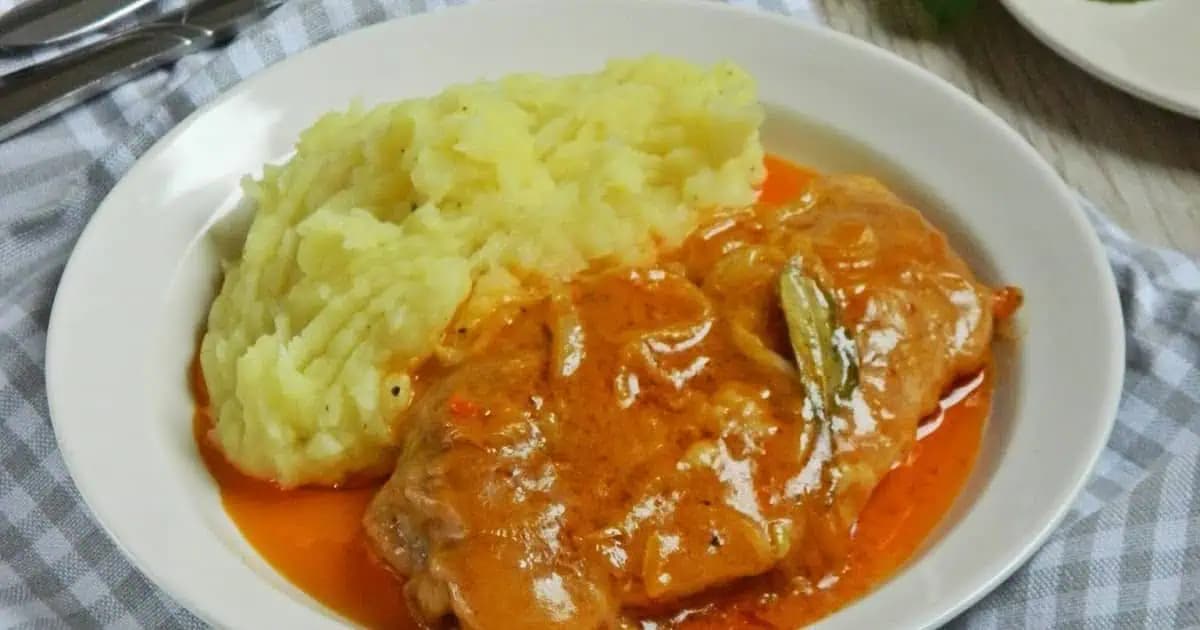 Bravčové karé na omáčke z bieleho vína: Jemné mäsko, ktoré sa rozplýva v ústach!