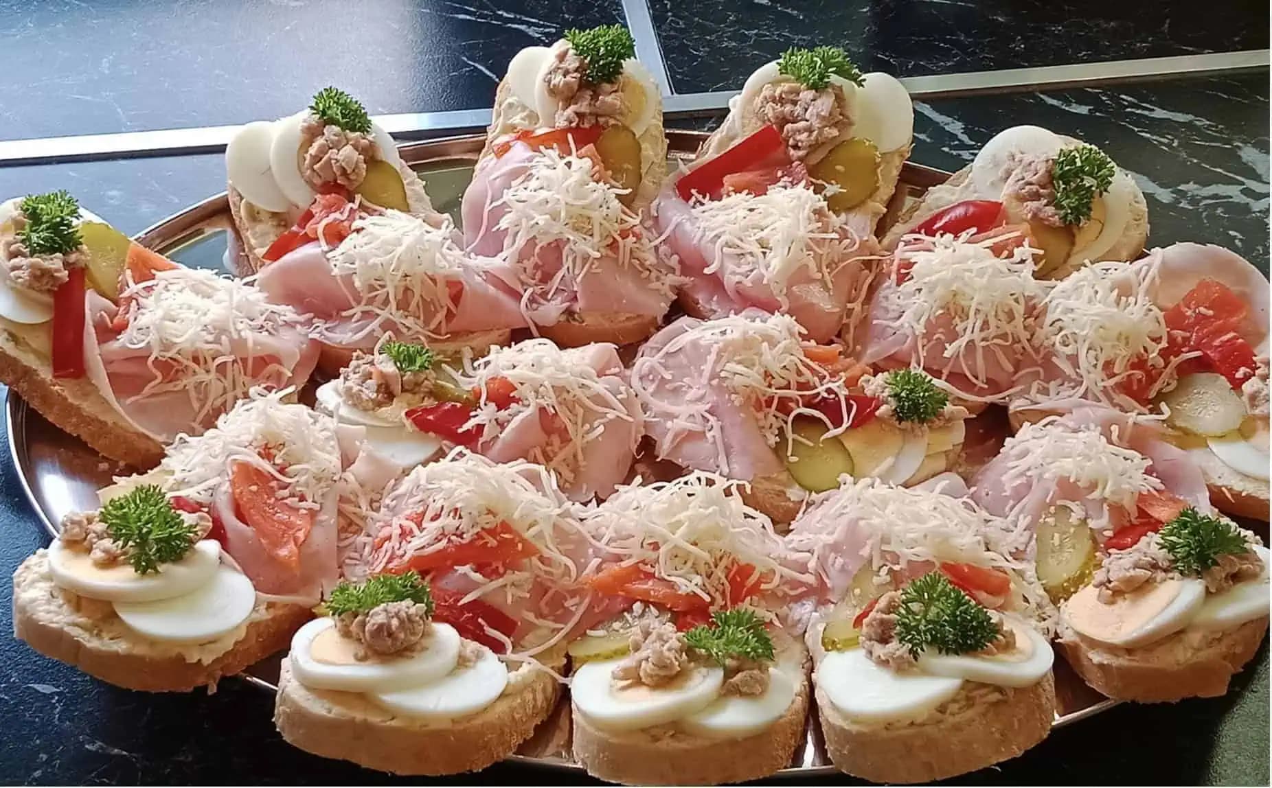 Najlepšie nátierky na chlebíčky, jednohubky a studené misy na jednom mieste: Rýchle a fantastické!