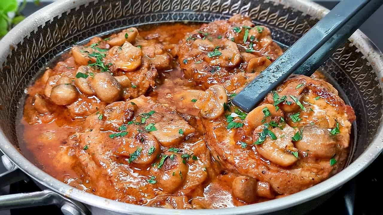 Horárske rezne na prírodno: Úžasne šťavnaté a mäkučké mäsko v smotanovej omáčke!