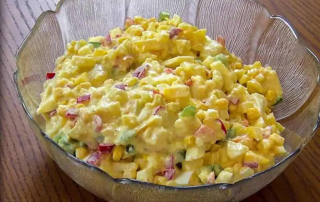 Ľahký vianočný šalát bez majonézy: Je taký chutný, že ho robím pre rodinu celý rok!