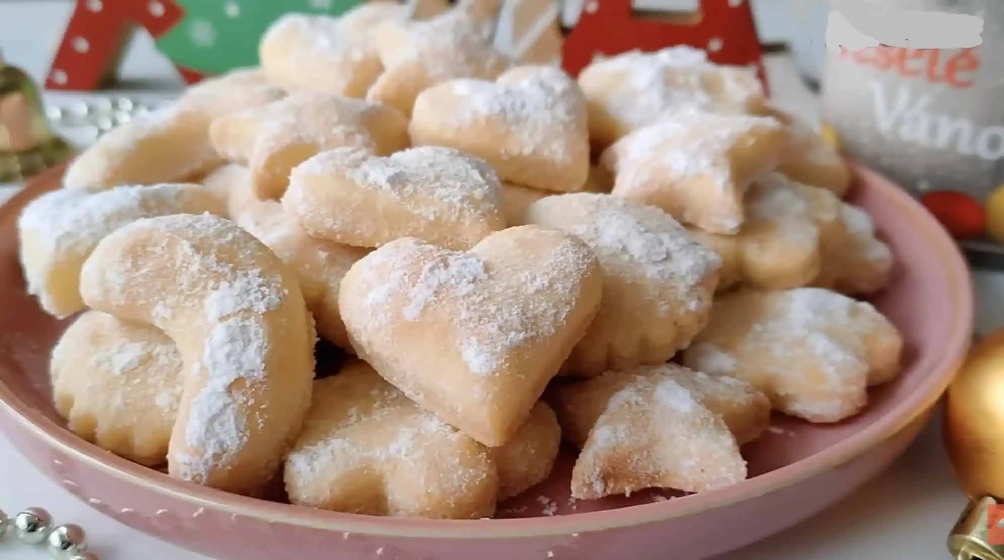 Šľahačkové vianočné koláčiky, ktoré si zamilujete: Overený recept, ktorý zatieni aj linecké!