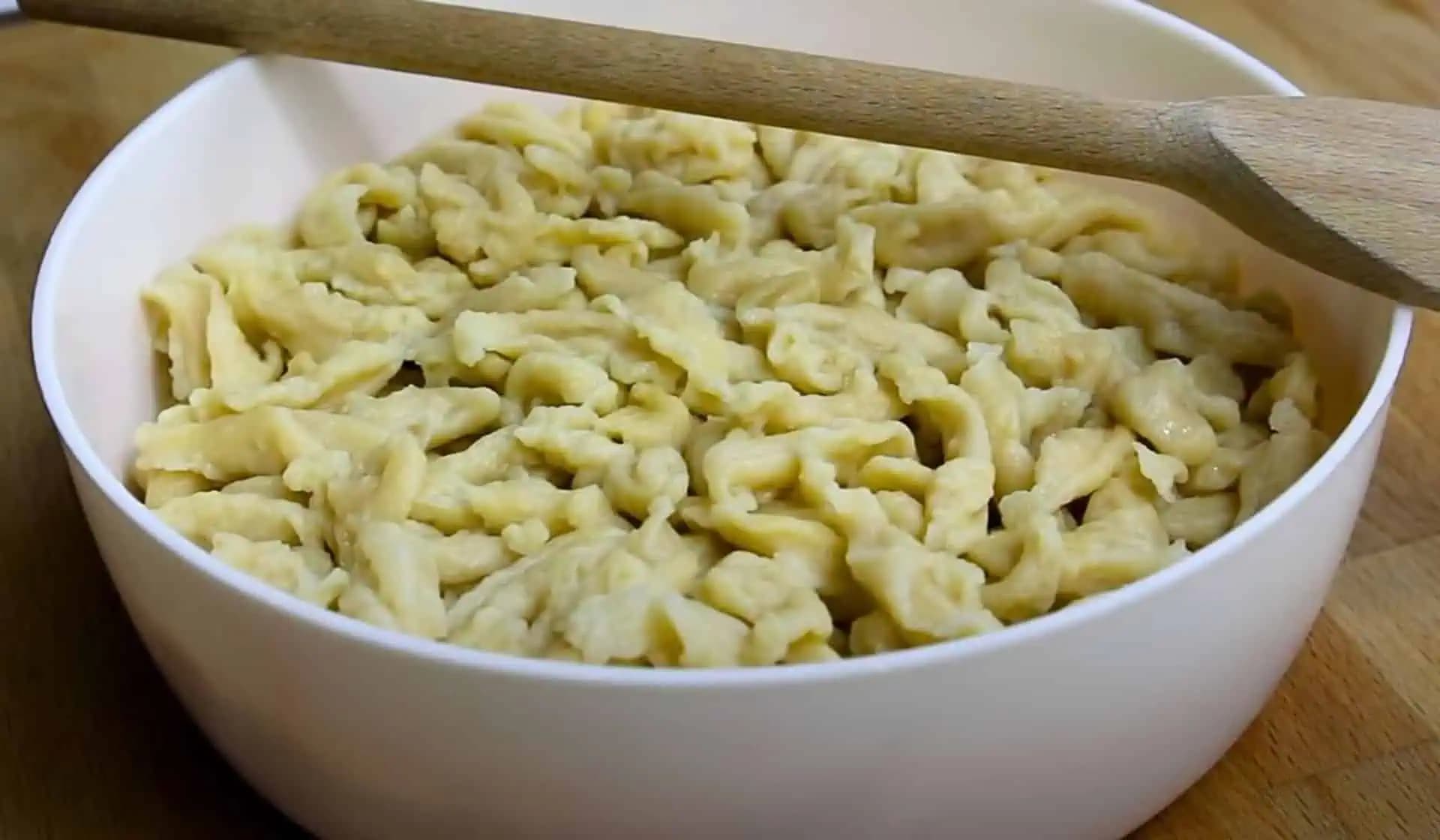 Toto sú moje najobľúbenejšie halušky, dokonca prekonajú aj tie zemiakové: Pridajte trochu slaninky a večera je hotová!