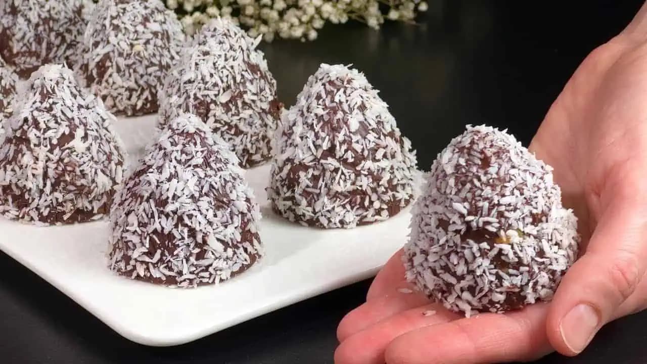 Nepečené vianočné koláčiky s kokosom za 10 minút: Bez smotany, bez Salka a chuť je jednoducho božská!