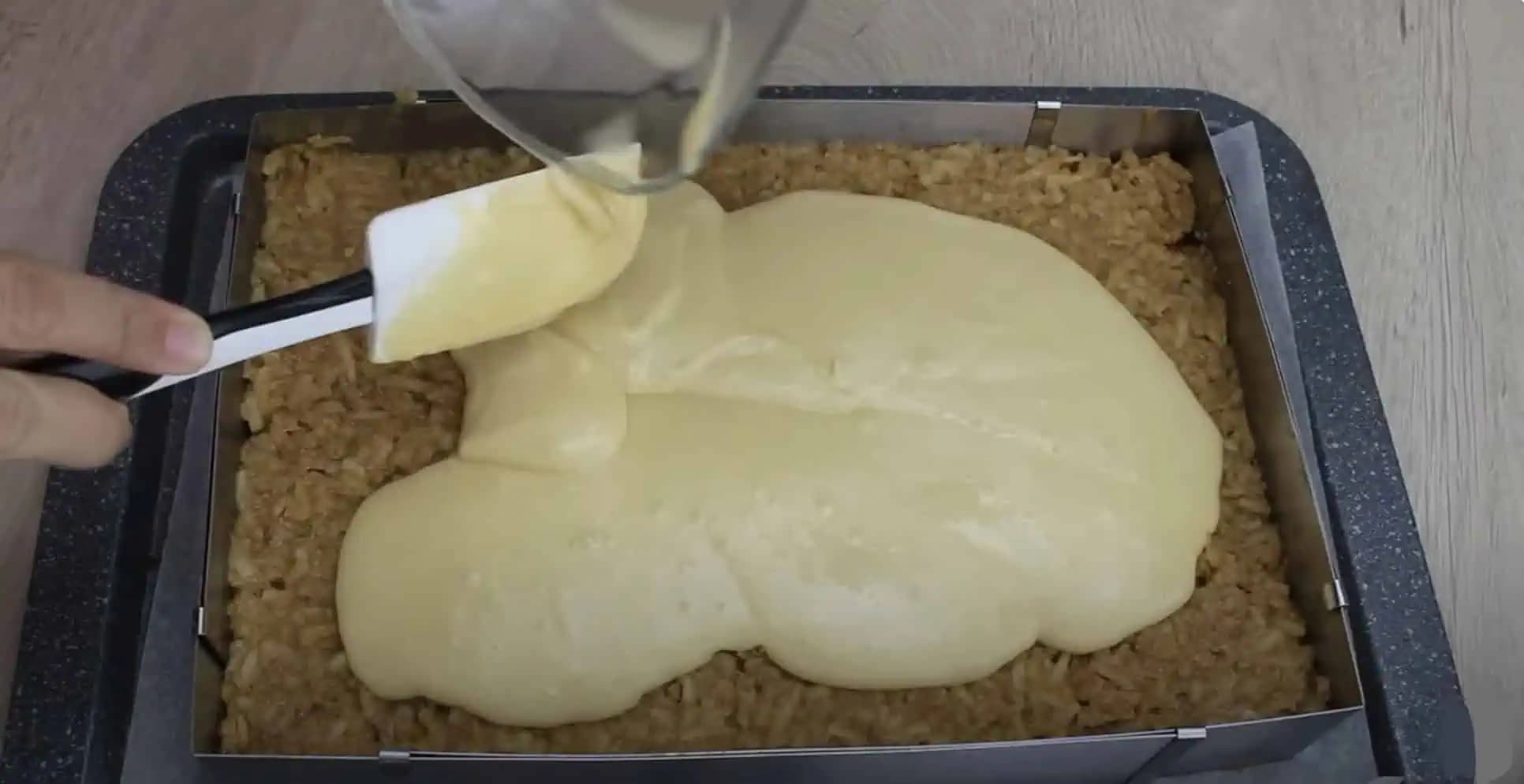 LENIVÝ jablkový koláč z hrnčeka: Jednoduchý a rýchly recept!