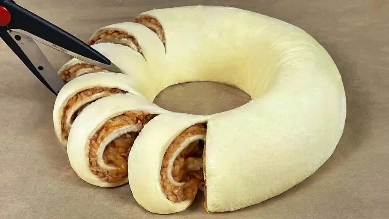 Na LÍSTKOVÉ cesto som len nastrúhala jablká, zatočila a takto nastrihala: Zabudnite na obyčajnú rolku, návštevy nebásnia o ničom inom!