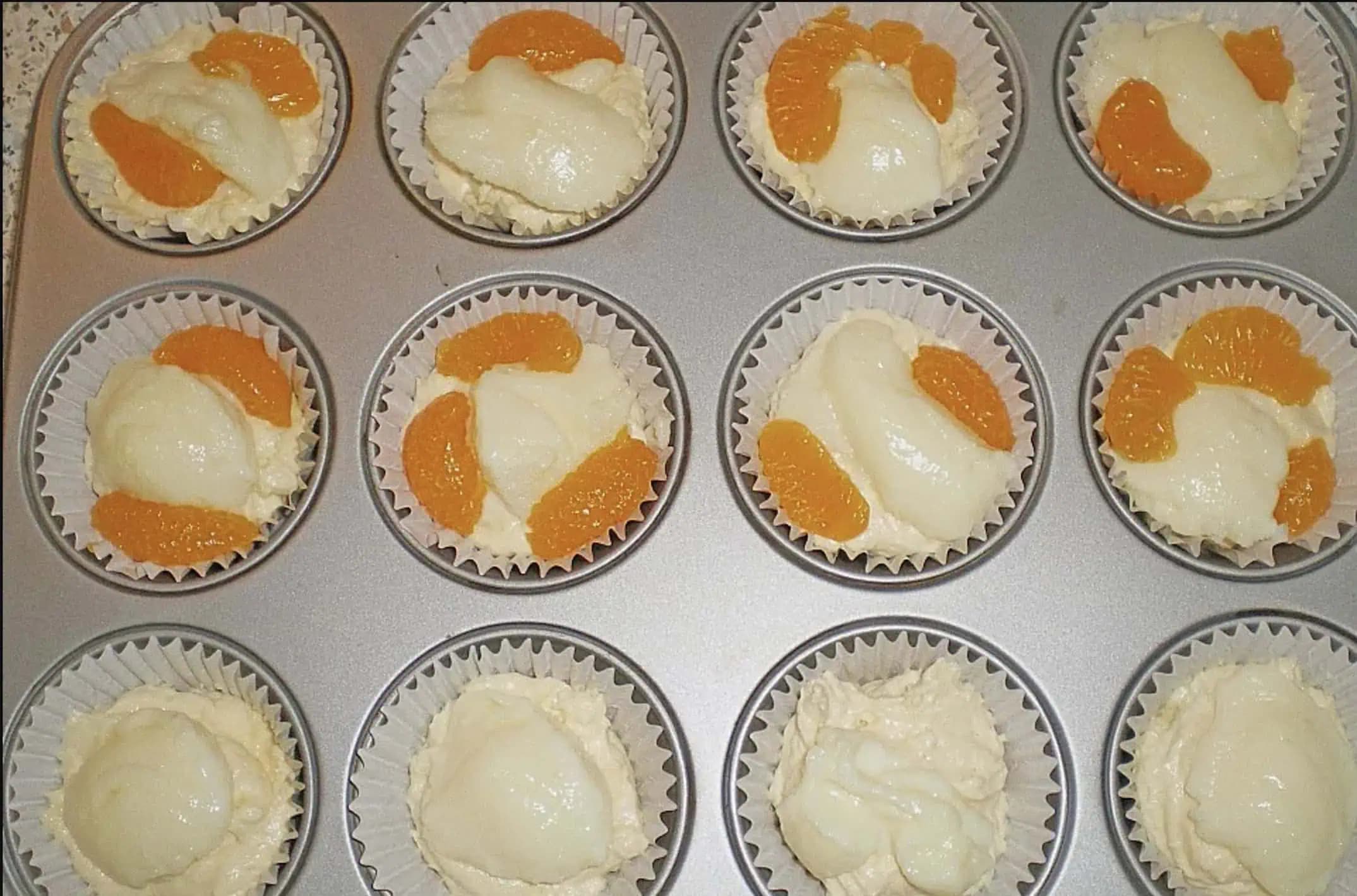 Rýchle vanilkové muffiny s mandarínkami: Zabudnite na suché cesto, v strede sú krémové a chutia božsky!