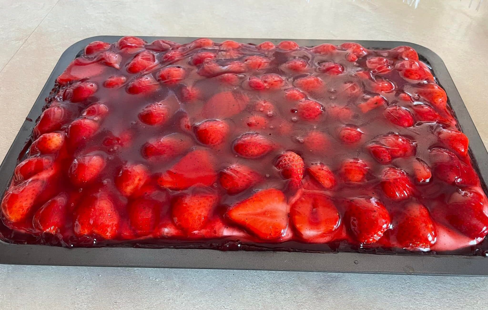 JAHODOVÉ rezy s tvarohovým krémom: Jednoduchý hrnčekový recept!