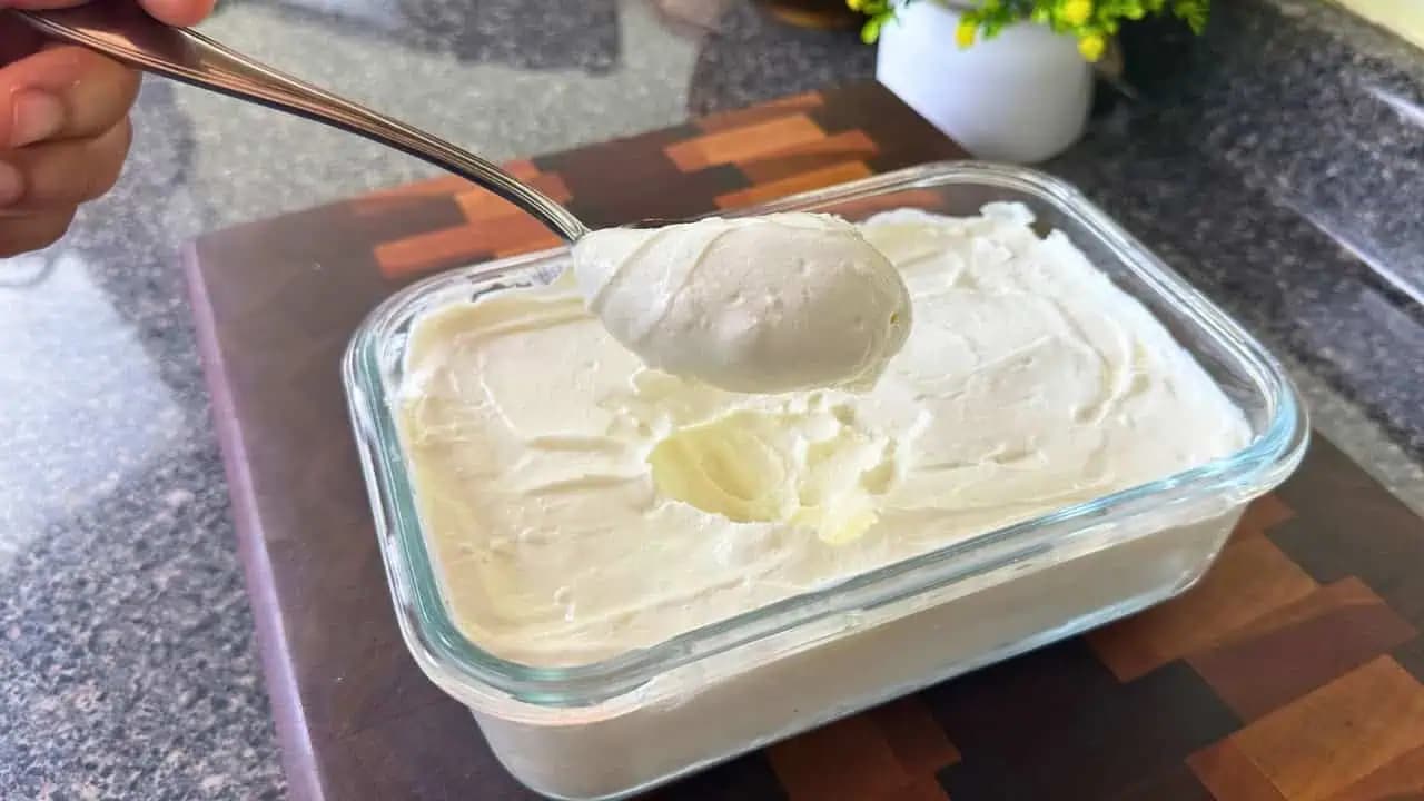 Už nekupujem jogurt! 2 ingrediencie na super HUSTÝ grécky jogurt, bez špeciálneho vybavenia!