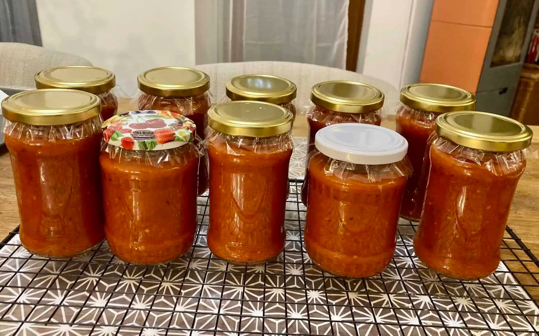 Pikantné paradajky na zimu, ktoré sa pečú v rúre: Najlepšie vec z rajčín, akú som kedy ochutnala!