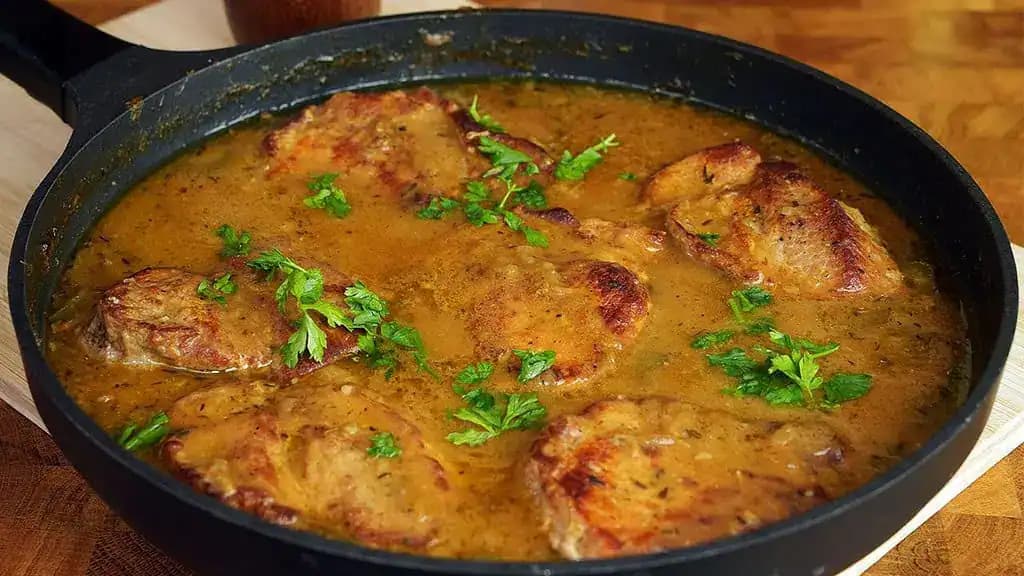 Recept na KRČMÁRKINE bravčové rezne: Jemné mäsko v omáčke, ktoré je perfektne ochutené!
