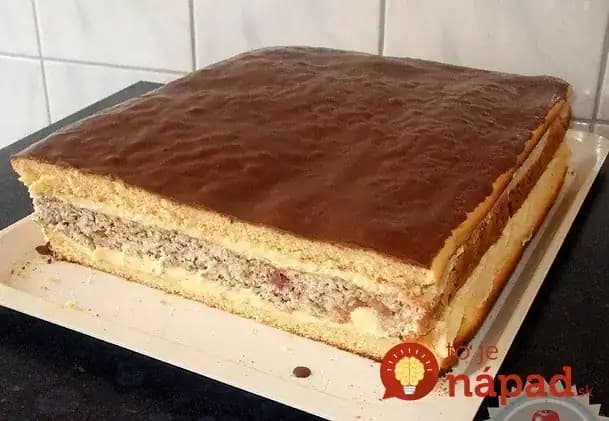 Starostove rezy: Nesmrteľný recept na zákusok s orechmi a cestom mäkučkým ako pavučinka!