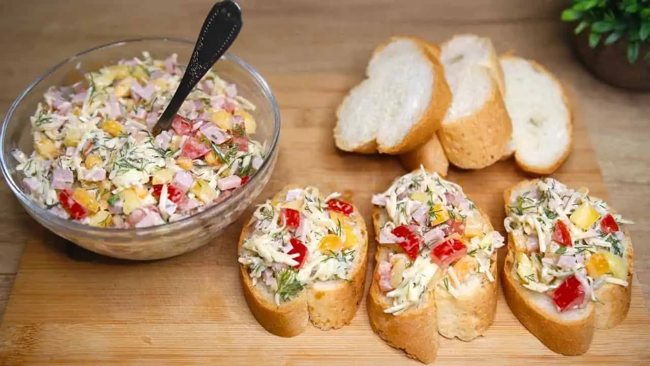 Predjedlo, ktoré zmizne zo stola do 1 MINÚTY: Studené chlebíčky nikomu nechýbajú, toto je najväčší hit každej oslavy!